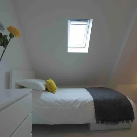 New Stylish 4 Bed House Moments From Clacton Beach Exterior foto