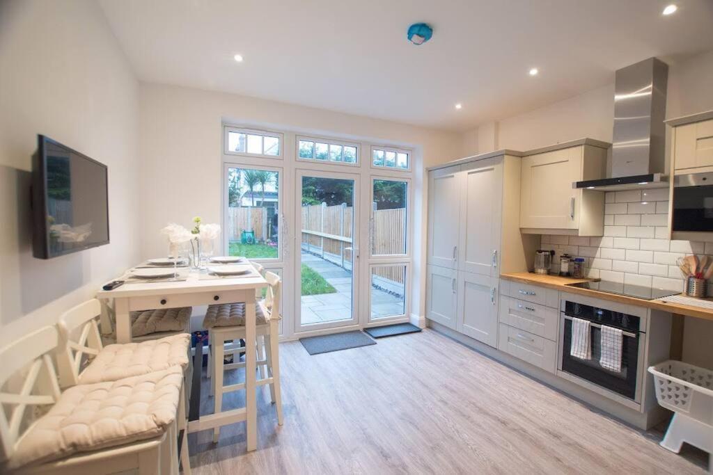 Holiday home New Stylish 4 Bed House Moments From Clacton-on-Sea