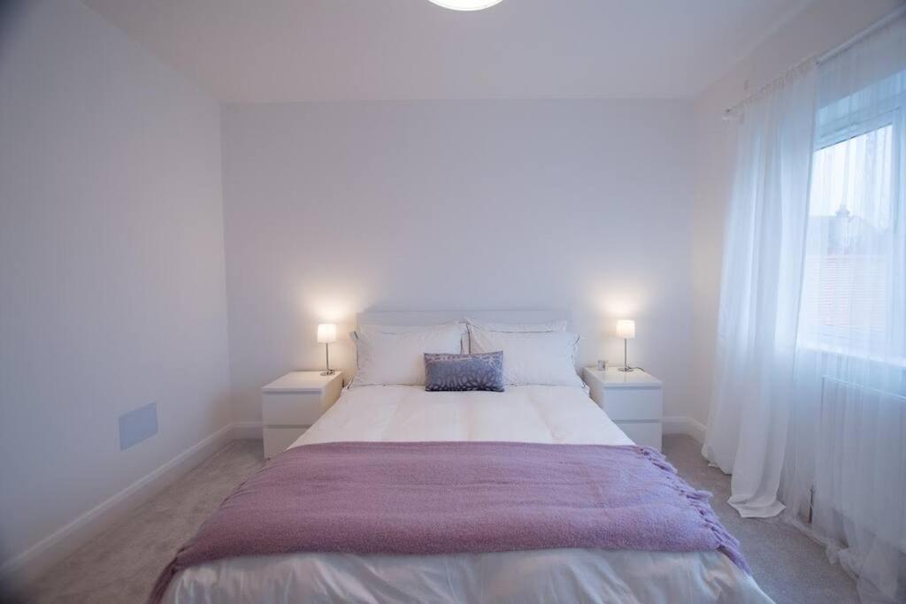 New Stylish 4 Bed House Moments From Clacton-on-Sea